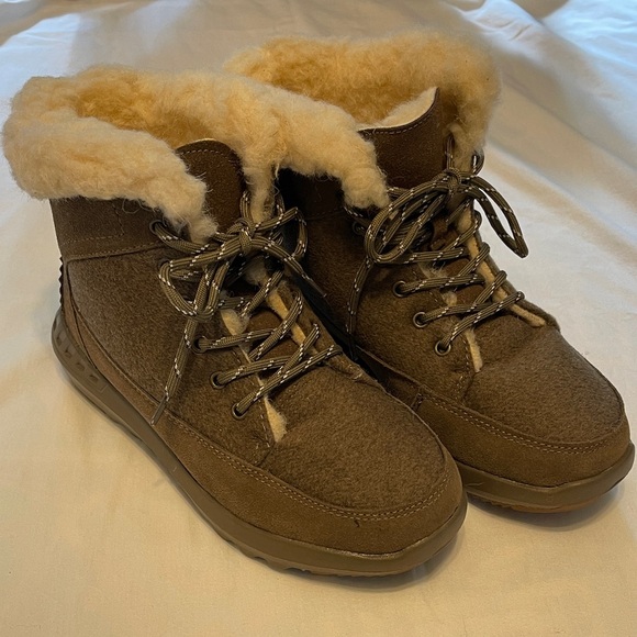 BearPaw Shoes - BEARPAW Cozy Brown Shearling-Lined Boots